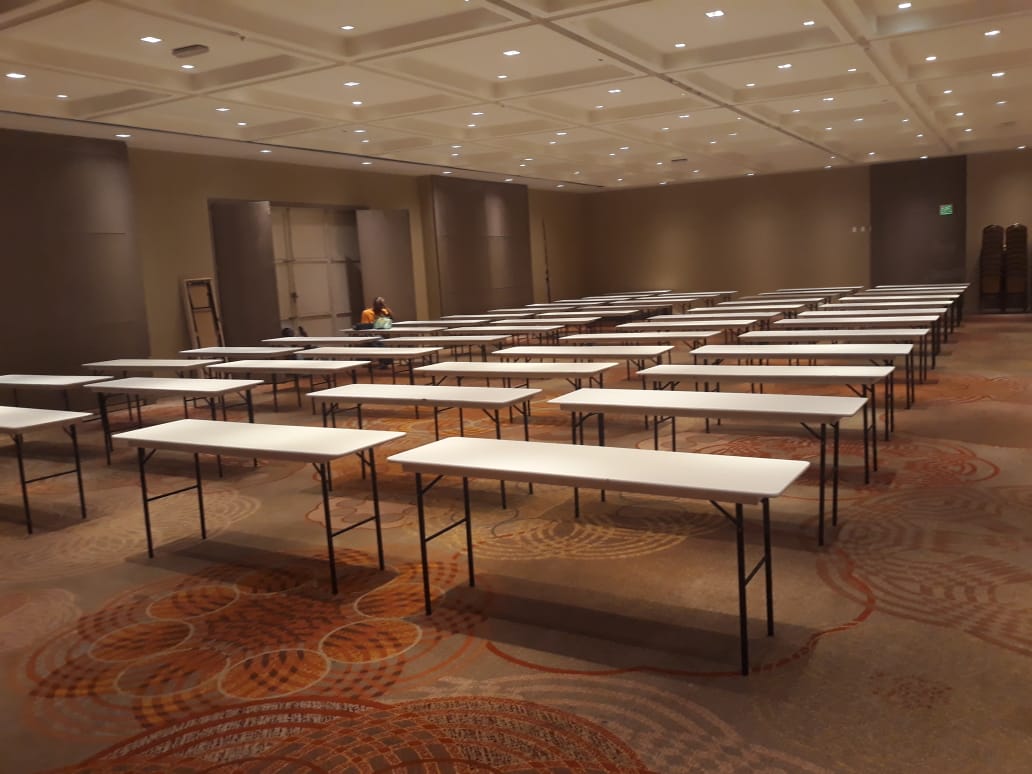 Evento com mesa pranchão MDF Branco