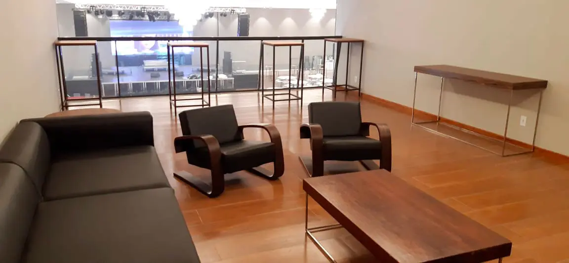 Camarote com poltronas Alvar Aalto
