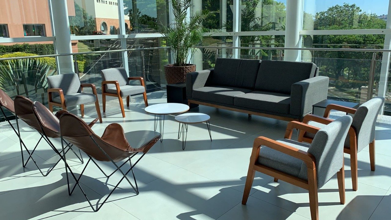 Aluguel de Sofás e Poltronas para Eventos Corporativos - Rental Facility