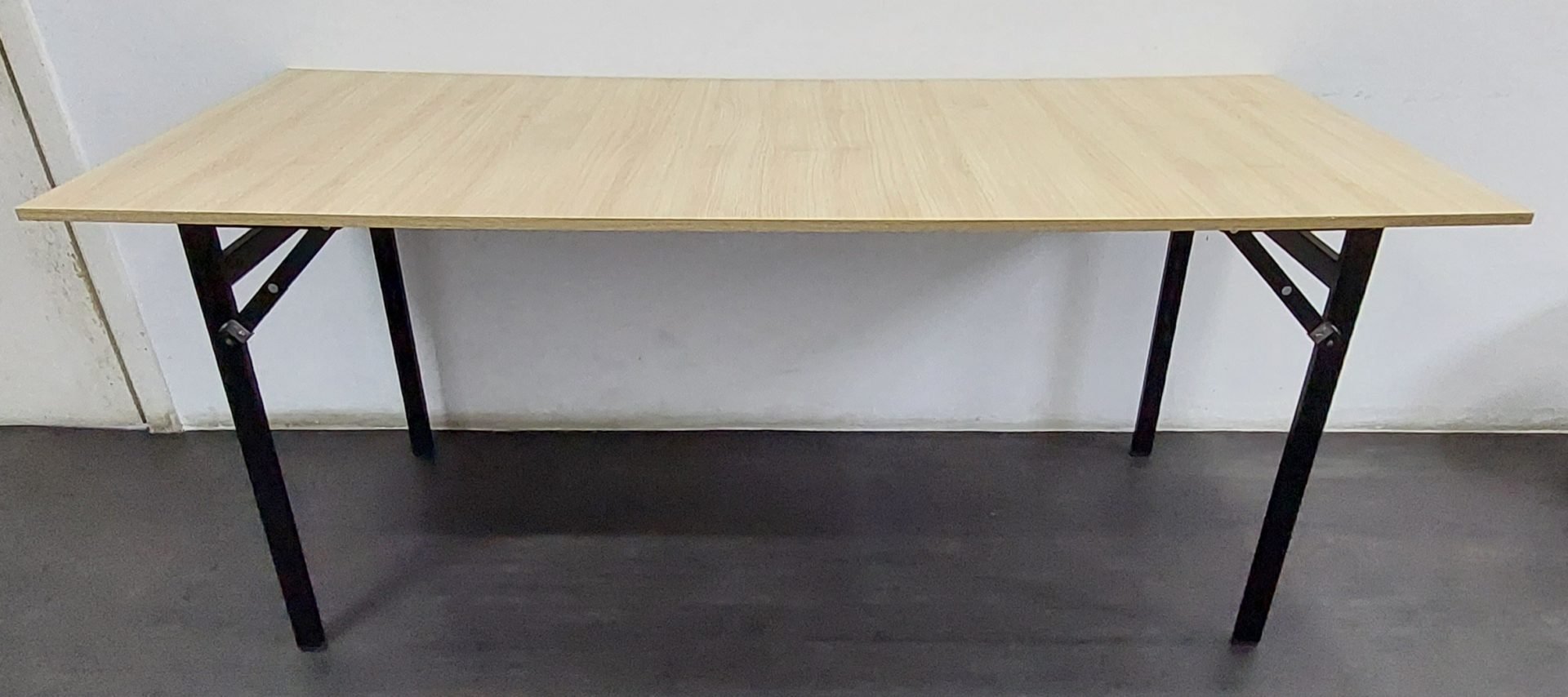 Mesa pranchão para locação